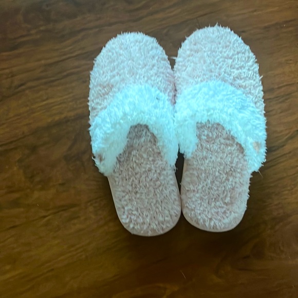 Slippers - Picture 1 of 2